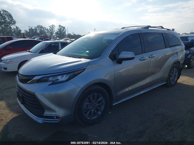 2021 TOYOTA SIENNA XLE VIN: 5TDYRKEC9MS062930