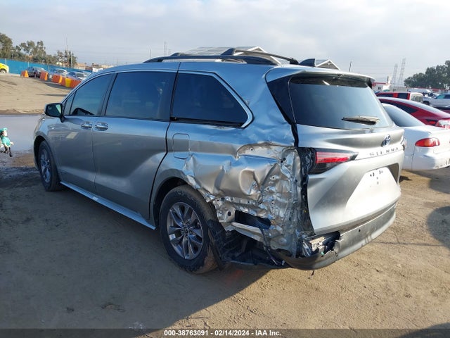 2021 TOYOTA SIENNA XLE VIN: 5TDYRKEC9MS062930