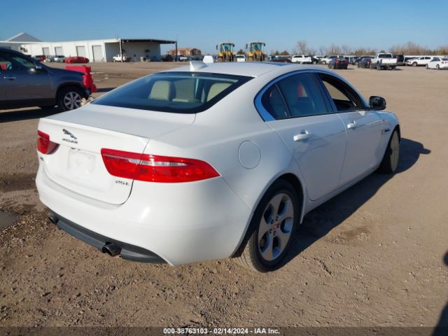 2017 JAGUAR XE SAJAR4BG9HA948478 Photo 3