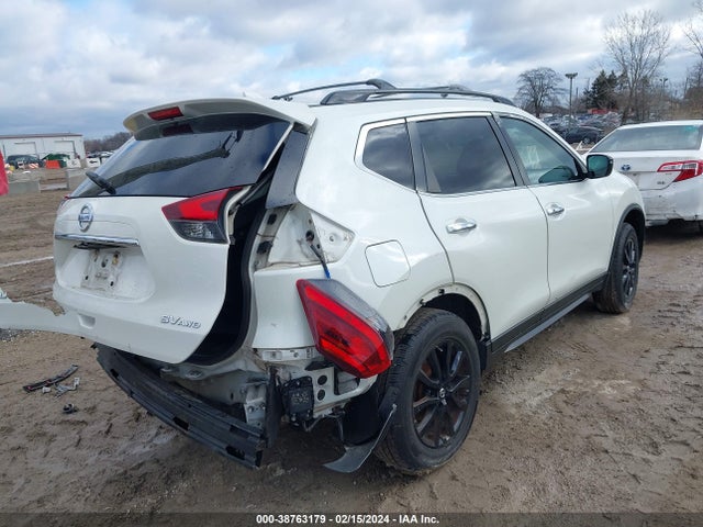 Nissan ROGUE SV 2017 5N1AT2MV6HC811451 Image 4