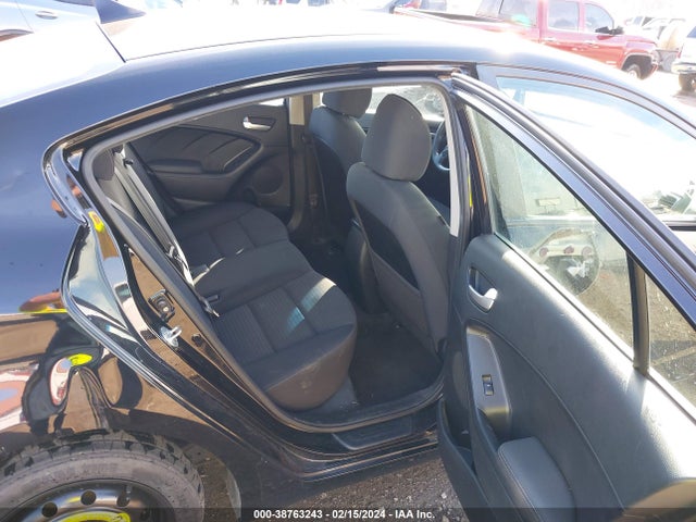 KIA FORTE LX 2017 3KPFL4A79HE128860 Image 8