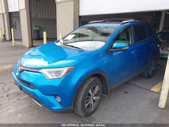 Toyota Rav4 Xle 2016 JTMRFREV4GD184103 Image 2