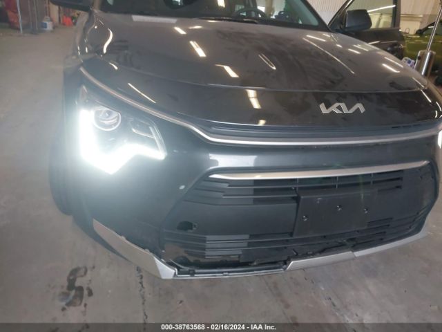 KNDCP3LE2R5137040 KIA NIRO LX