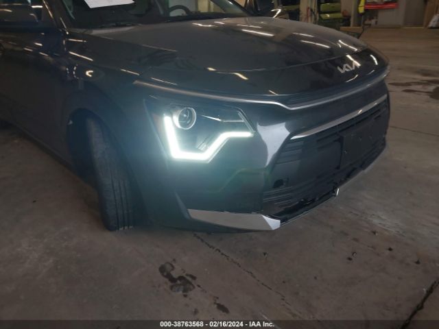 KNDCP3LE2R5137040 KIA NIRO LX