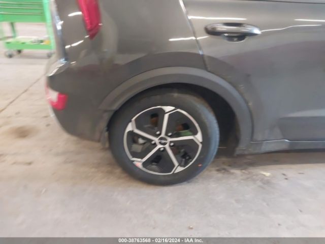 KNDCP3LE2R5137040 KIA NIRO LX