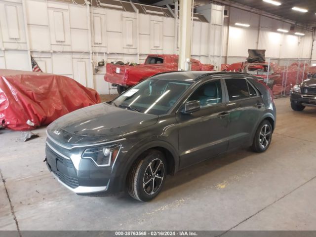KNDCP3LE2R5137040 KIA NIRO LX