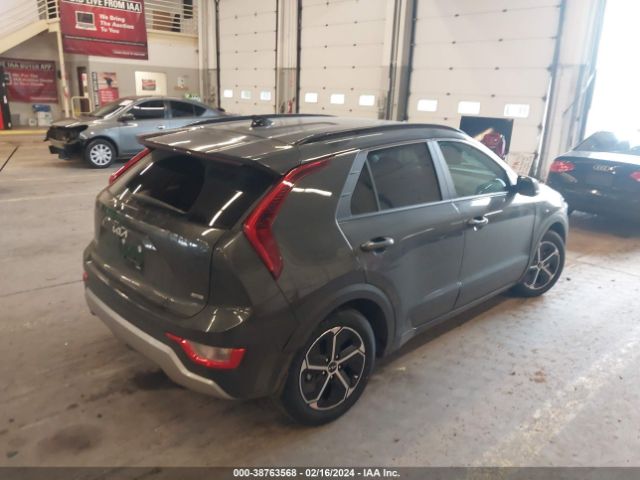 KNDCP3LE2R5137040 KIA NIRO LX