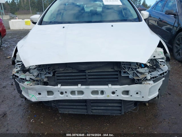 Ford FOCUS SE 2016 1FADP3F2XGL209588 Image 6