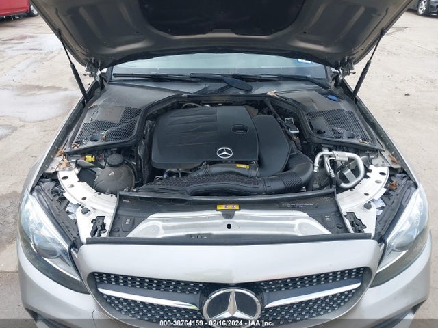 WDDWJ8DB1KF857015 Mercedes-Benz C 300