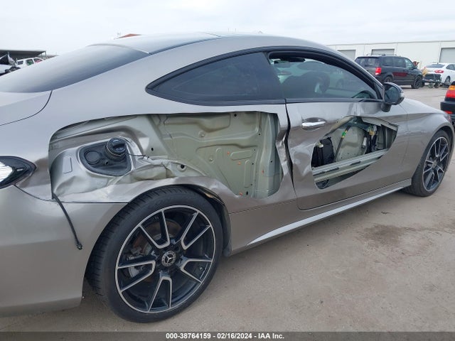 WDDWJ8DB1KF857015 Mercedes-Benz C 300