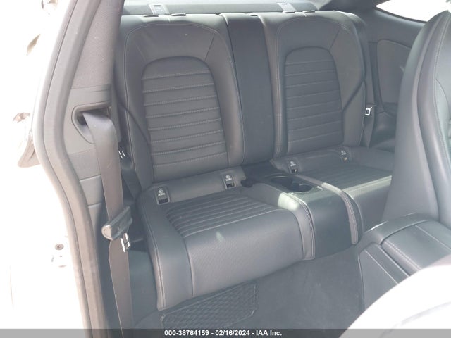 WDDWJ8DB1KF857015 Mercedes-Benz C 300