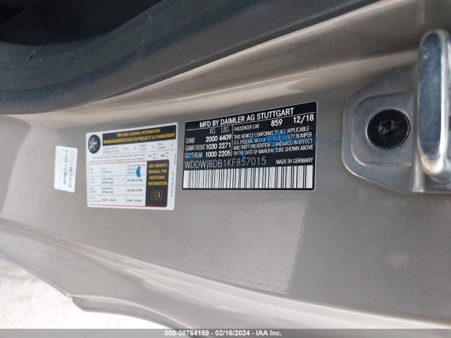 WDDWJ8DB1KF857015 Mercedes-Benz C 300