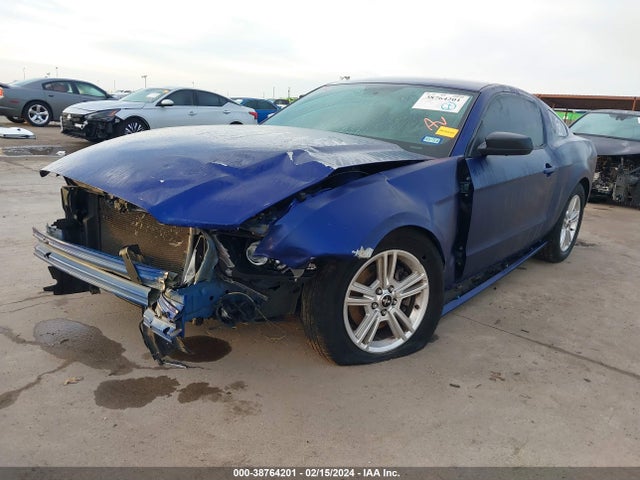 Ford Mustang V6 2014 1ZVBP8AMXE5280778 Image 2