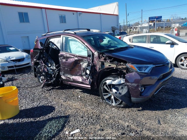 Toyota Rav4 Xle 2018 2T3WFREV8JW497782 Image 1