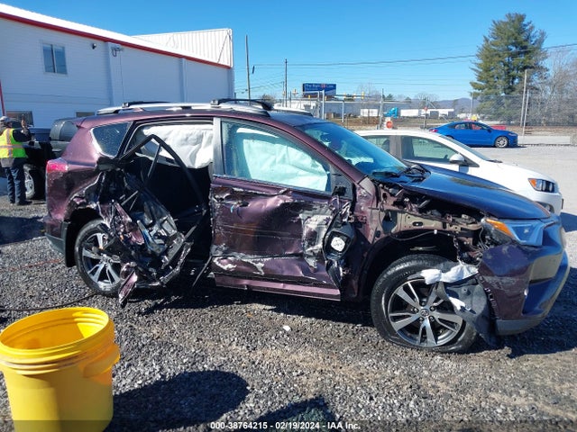Toyota Rav4 Xle 2018 2T3WFREV8JW497782 Image 13