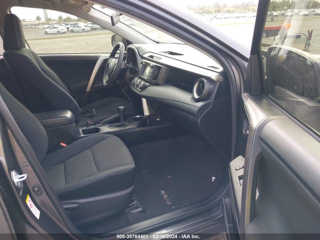 Toyota RAV4 LE 2016 JTMZFREV2GJ061014 Image 5