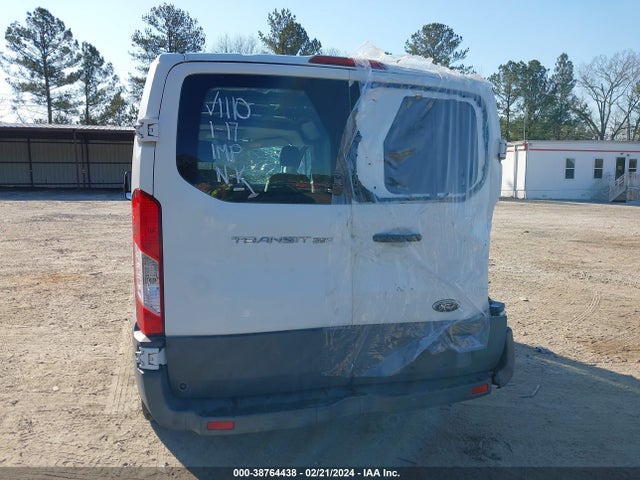 Ford Transit-250 2015 1FTYR1ZM9FKA21110 Image 16