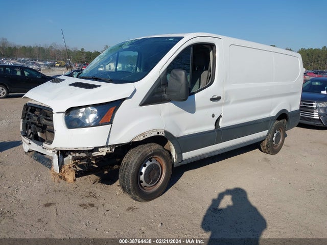 Ford Transit-250 2015 1FTYR1ZM9FKA21110 Image 2