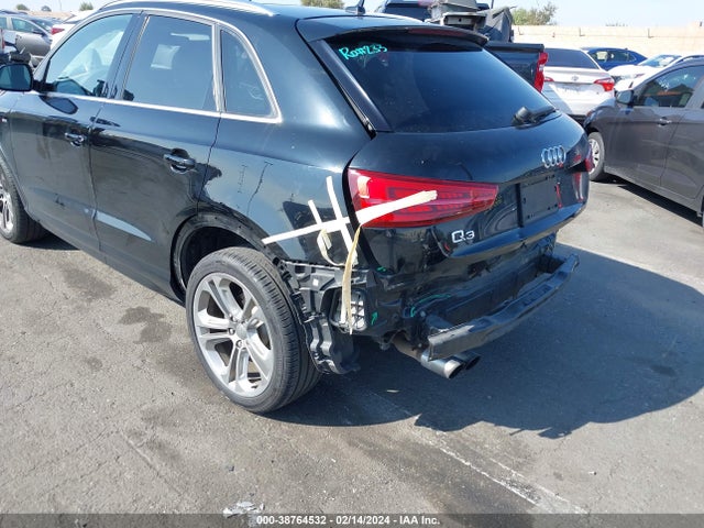 WA1HCCFS8JR017396 Audi Q3 2.0t Premium/2.0t Sport Premium