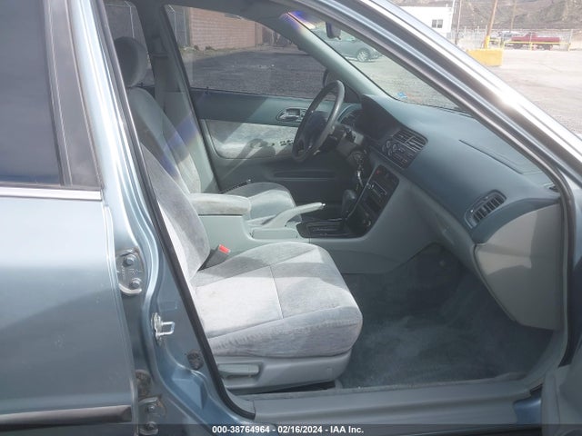 1995 HONDA ACCORD LX/EX VIN: 1HGCD5636SA053512