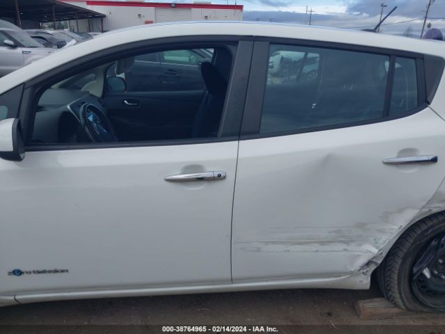 1N4AZ0CP8FC329481 Nissan LEAF S