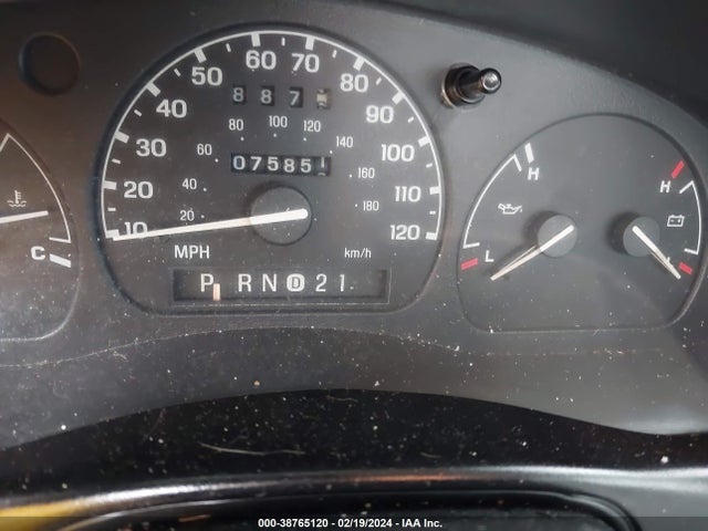 2000 FORD RANGER XL/XLT VIN: 1FTYR10V8YPA68589