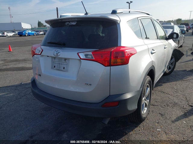 Toyota Rav4 Xle 2015 JTMWFREV7FD059842 Image 4