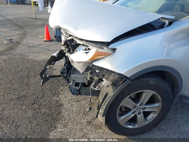 Toyota Rav4 Xle 2015 JTMWFREV7FD059842 Image 6
