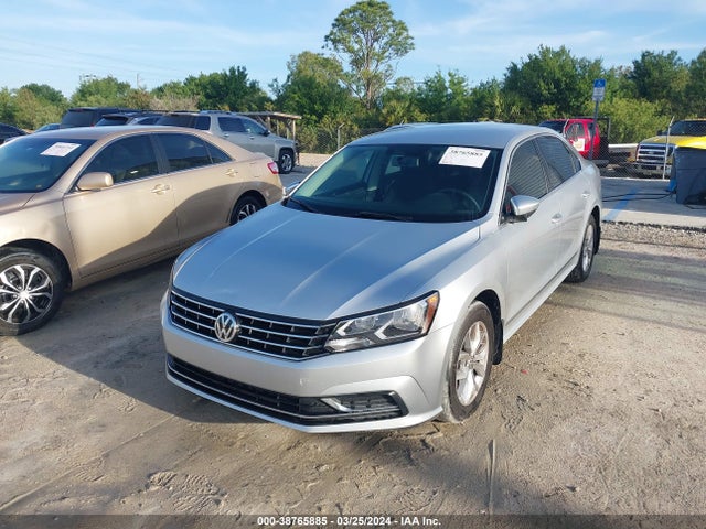 Volkswagen Passat 1.8t S 2017 1VWAT7A37HC057753 Image 2