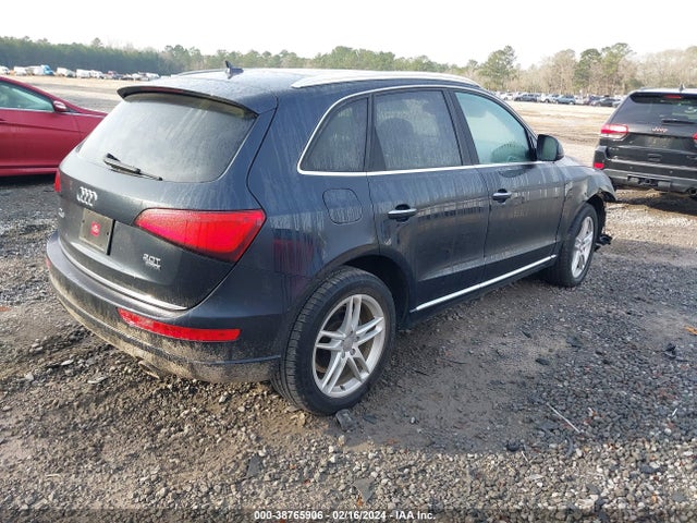 Audi Q5 2.0t Premium 2017 WA1L2AFP1HA043182 Image 4