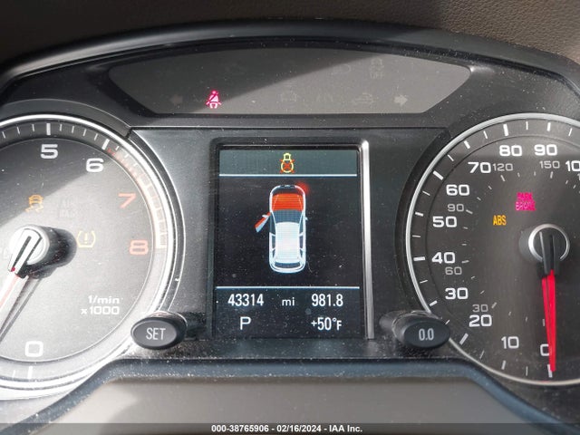 Audi Q5 2.0t Premium 2017 WA1L2AFP1HA043182 Image 7