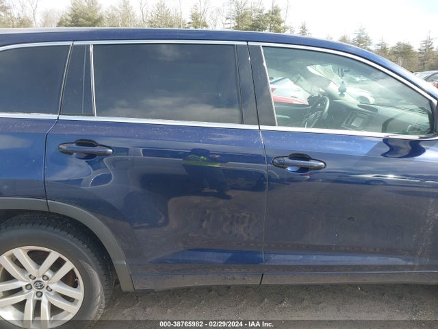 Toyota Highlander Le V6 2016 5TDBKRFH4GS266987 Image 13
