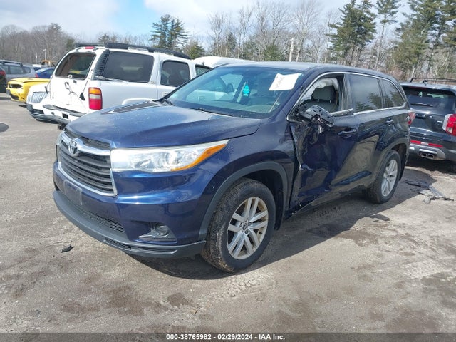 Toyota Highlander Le V6 2016 5TDBKRFH4GS266987 Image 2