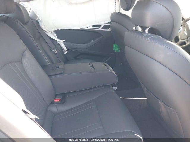 Genesis G80 3.8 2017 KMHGN4JE8HU194908 Image 8