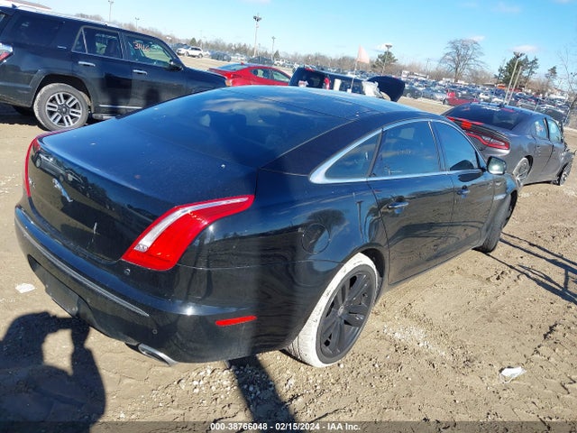 2011 JAGUAR XJ SAJWA2GB9BLV12658 Photo 3