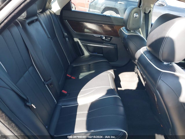 2011 JAGUAR XJ SAJWA2GB9BLV12658 Photo 7