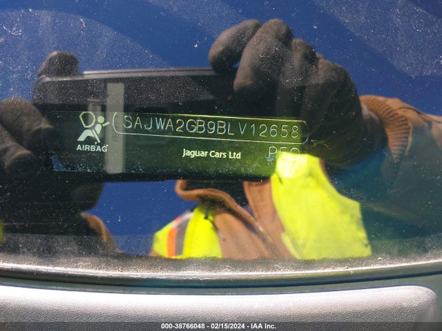 2011 JAGUAR XJ SAJWA2GB9BLV12658 Photo 8