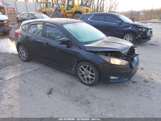 2015 FORD FOCUS SE VIN: 1FADP3K26FL302189
