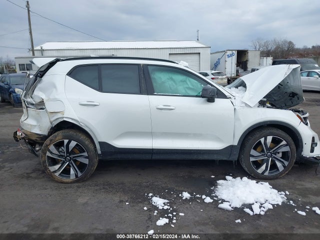 YV4L12UL3R2225828 Volvo Xc40 B5 Plus Dark Theme