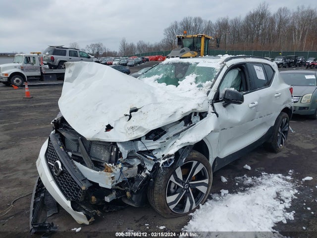 YV4L12UL3R2225828 Volvo Xc40 B5 Plus Dark Theme