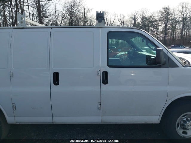 Chevrolet Express 2500 Work Van 2017 1GCWGAFF4H1341706 Image 13
