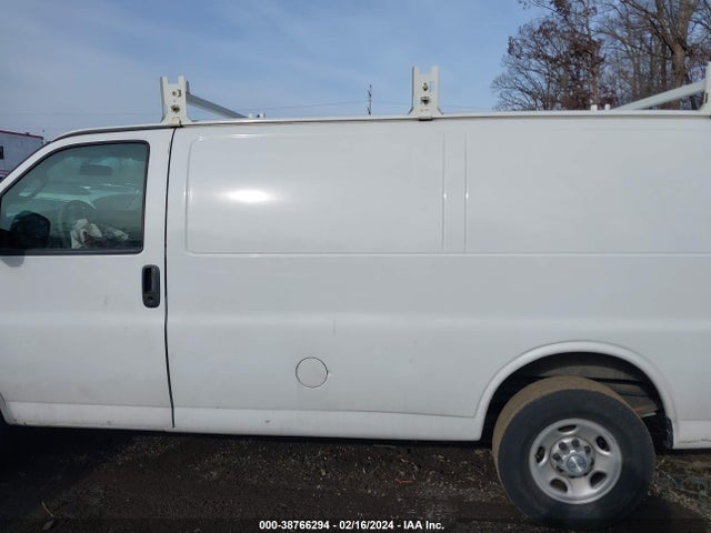 Chevrolet Express 2500 Work Van 2017 1GCWGAFF4H1341706 Image 14