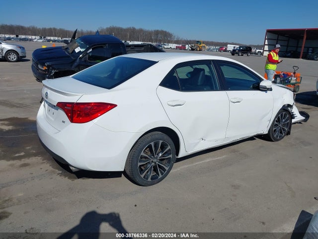 Toyota COROLLA SE 2017 5YFBURHE3HP645762 Image 4