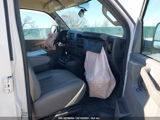 Chevrolet Express 2500 Work Van 2019 1GCWGAFG8K1222640 Image 5