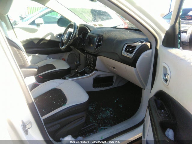 3C4NJCBB9KT851951 Jeep Compass Latitude Fwd