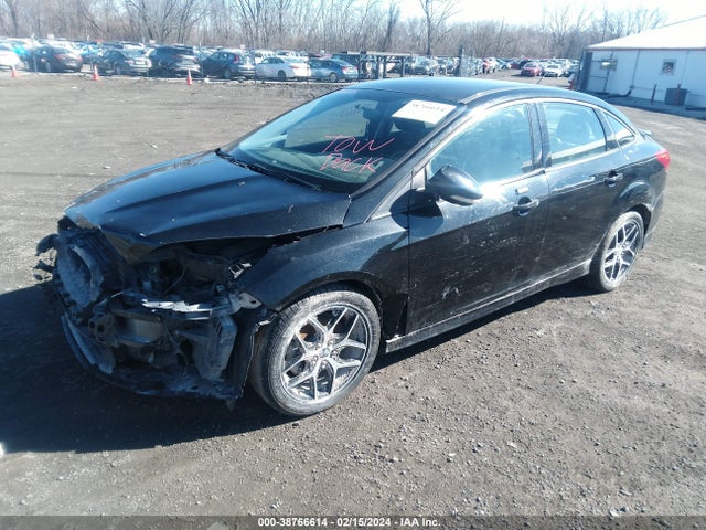 Ford FOCUS SE 2015 1FADP3F25FL340958 Image 2