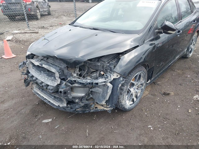 Ford FOCUS SE 2015 1FADP3F25FL340958 Image 6