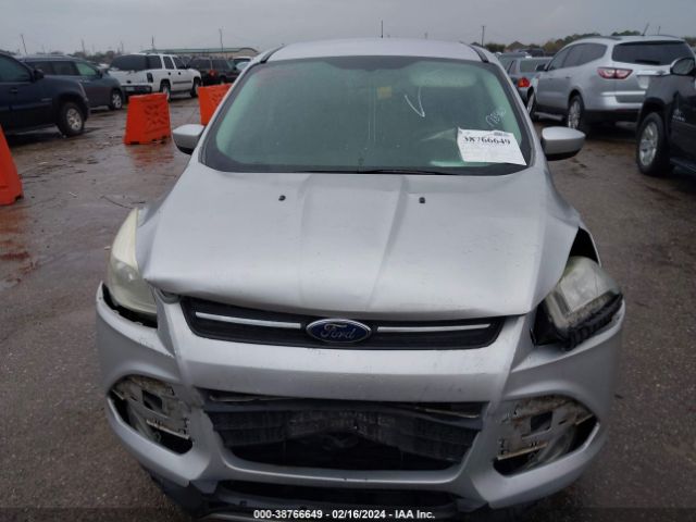 1FMCU0GX5EUE39307 Ford ESCAPE SE