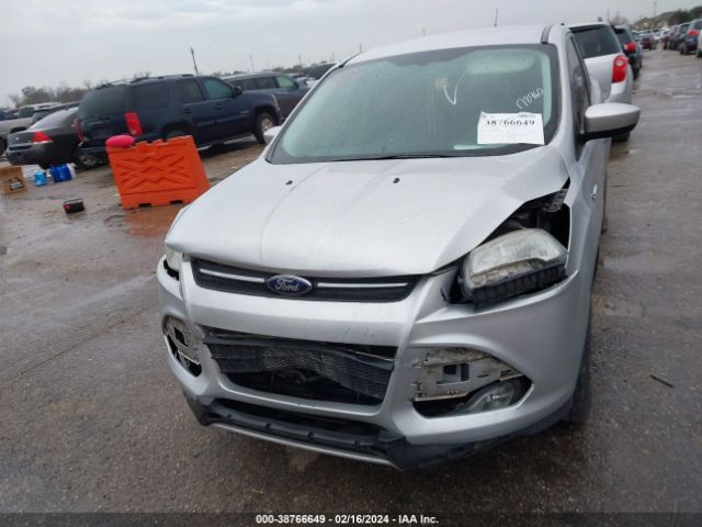 1FMCU0GX5EUE39307 Ford ESCAPE SE