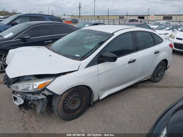 Ford FOCUS S 2016 1FADP3E20GL255805 Image 2